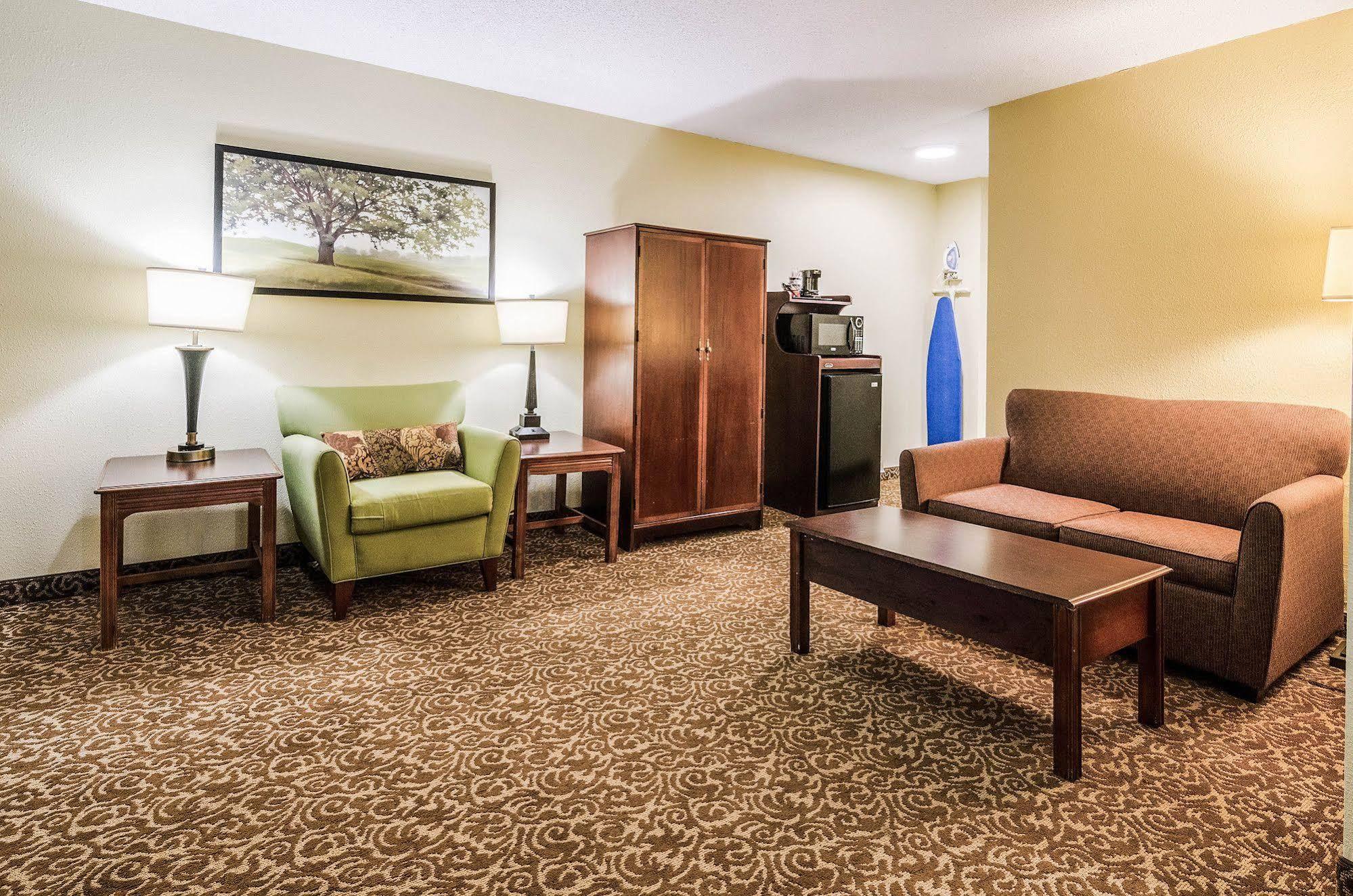 Quality Inn Whiteville North מראה חיצוני תמונה