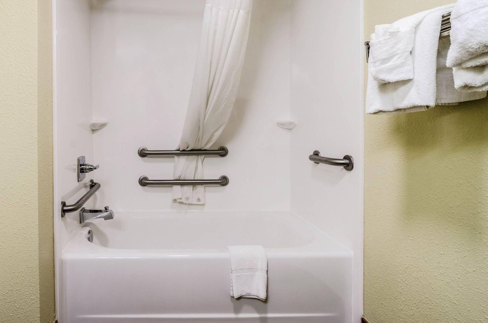 Quality Inn Whiteville North מראה חיצוני תמונה