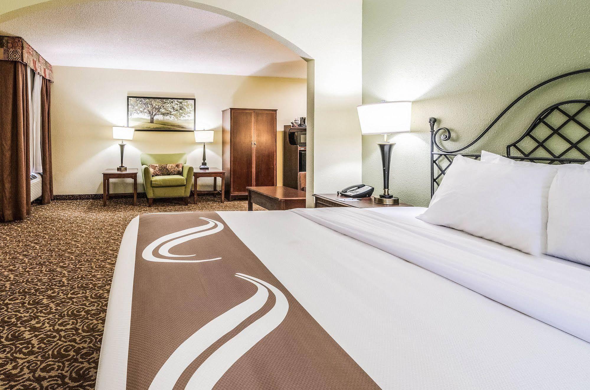 Quality Inn Whiteville North מראה חיצוני תמונה