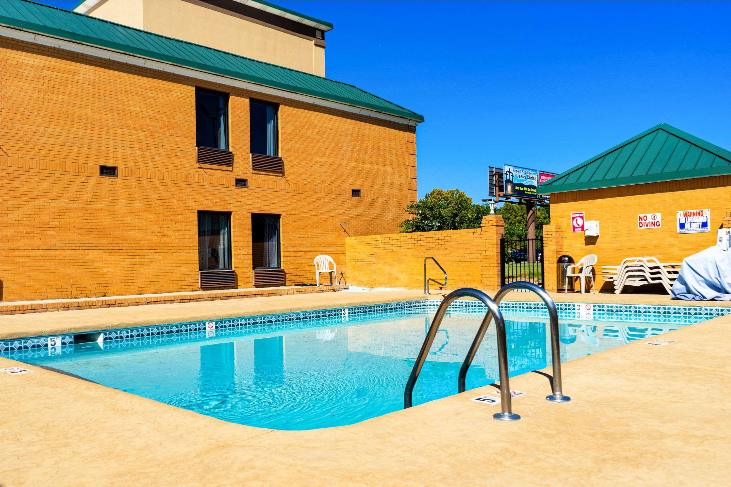Quality Inn Whiteville North מראה חיצוני תמונה