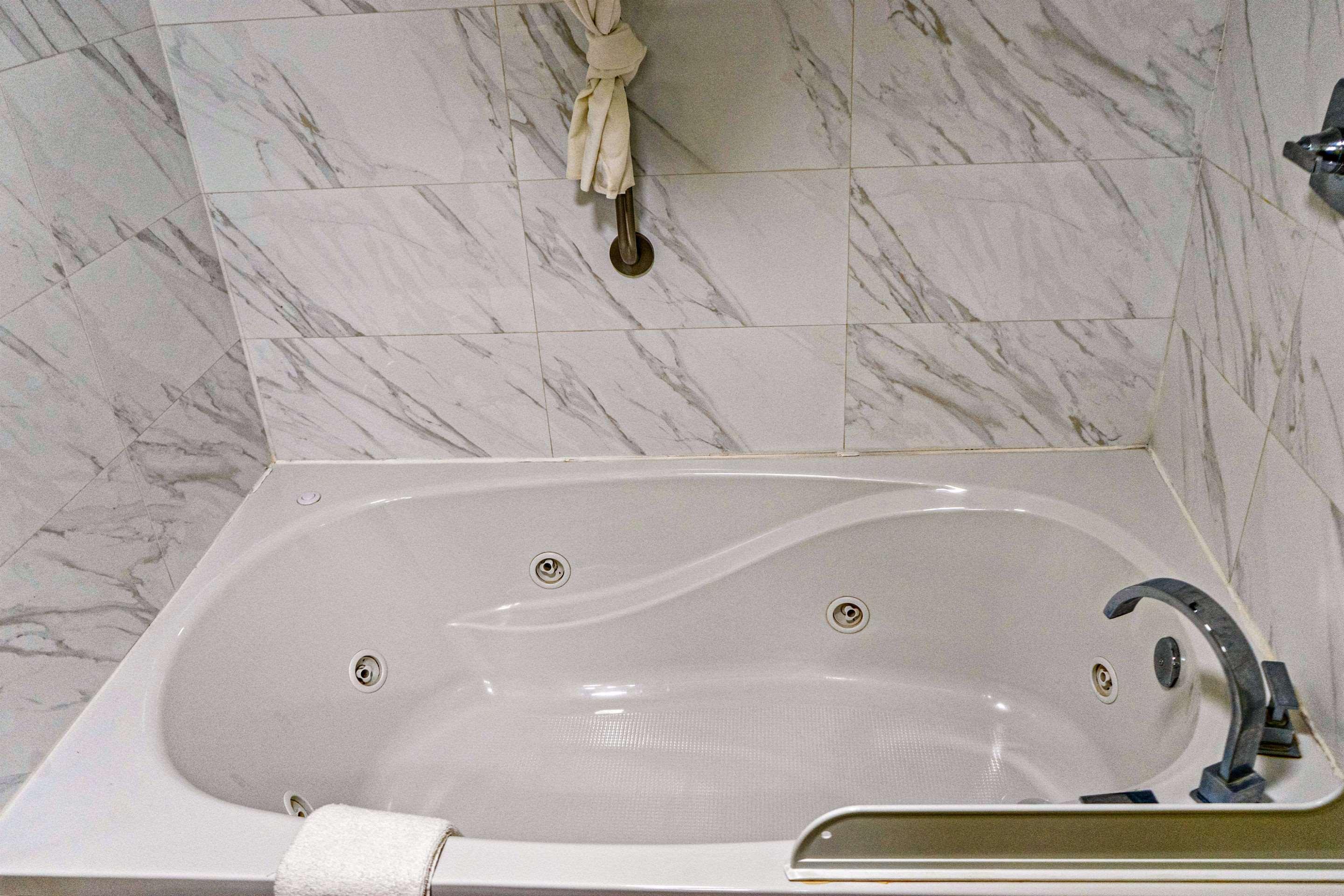 Quality Inn Whiteville North מראה חיצוני תמונה